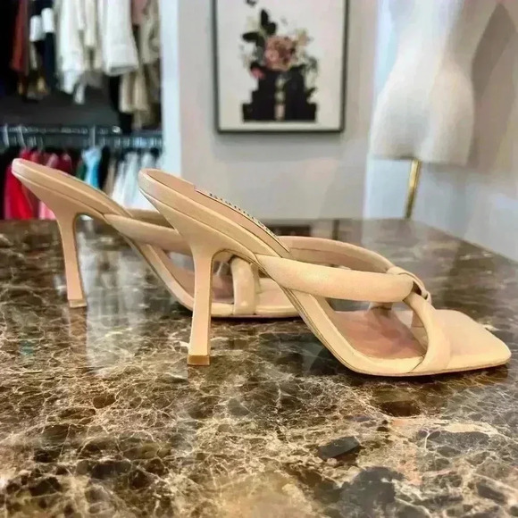 Gianni Bini Begment Leather Tubular Thong Heels Size 7.5M Tan/Cream - Picture 3 of 8